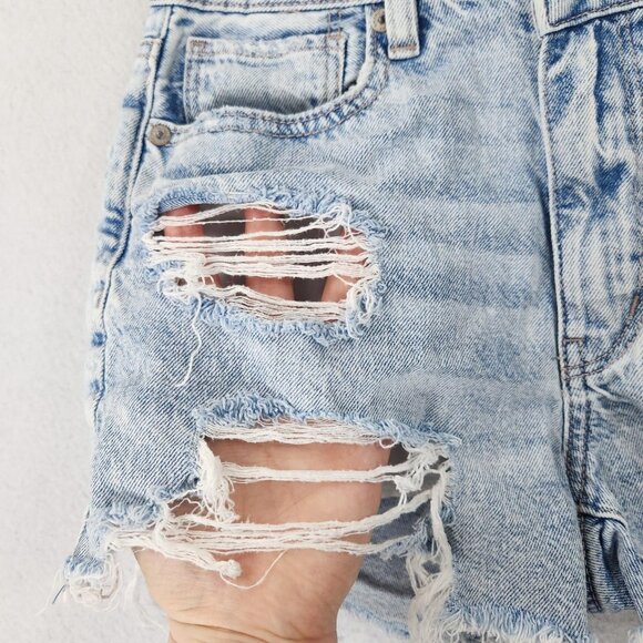 American Eagle Shorts Womens 2 Blue Mom Short Strigid Distressed Cut Off Denim - Picture 3 of 13